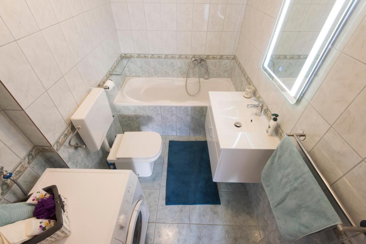 Beneta With Garage Apartament